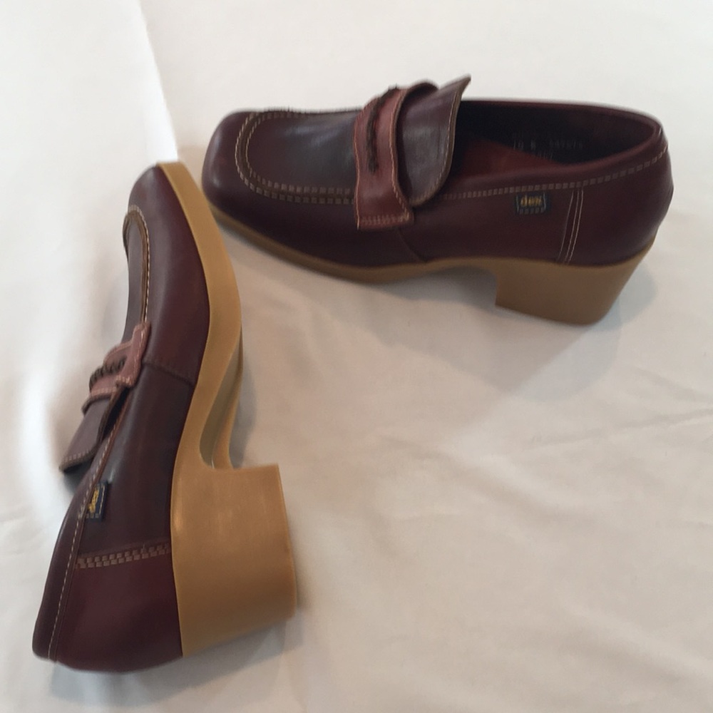 Dexter Loafer leather Rust rubber sole. 2” heel 10 Narrow